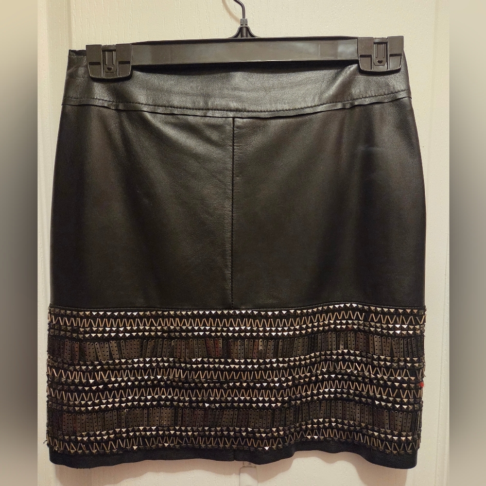 Danier Genuine Leather Size 0 Skirt with Stud Details